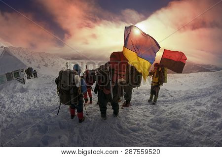 Flags Of Ukraine Climbers