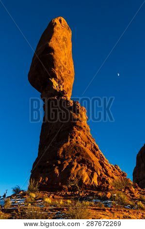 Balanced Rock Formation, Arches National Park