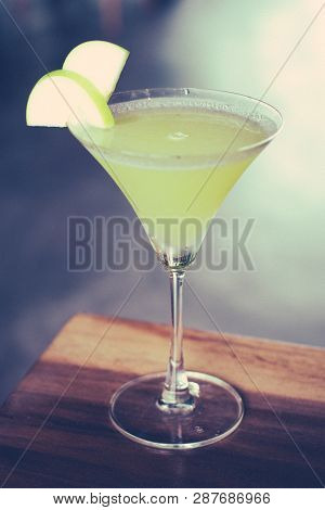 Apple Martini Rum, Vodka, Triple Sec, Fresh Apple