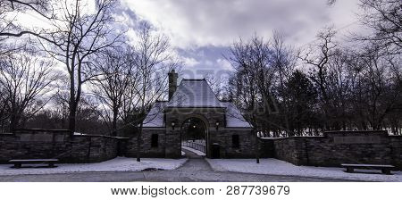 Pittsburgh, Pennsylvania, Usa 03/05/2019 The Gatehouse To Frick Park In The Point Breeze Neighborhoo
