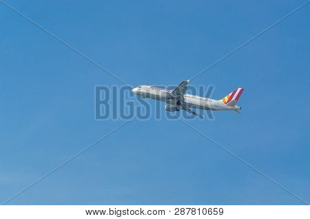 Duesseldorf, Nrw, Germany - March 18, 2015: German Wings Airbus A320-200 During Startup On The Duess