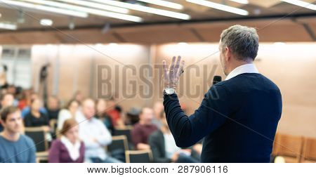 Sturtup Expert Giving Talk At Business Event Workshop.