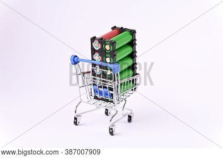 Li Ion 18650  Battery Holder In The Shopping Cart.