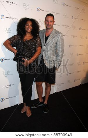 LOS ANGELES - Ekim 17: Jody Watley 3 yıllık sonbahar partide tasarımcı J Mendel geldiğinde,