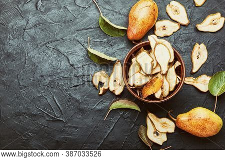 Dried Pears And Fresh Pears