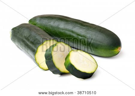 To friske grøntsager zucchini isoleret på hvid baggrund