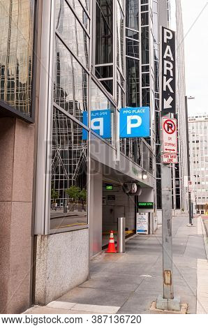 Pittsburgh, Pennsylvania, Usa 9/27/20 The Alco Parking Garage At Ppg Place On Third Avenue In Downto