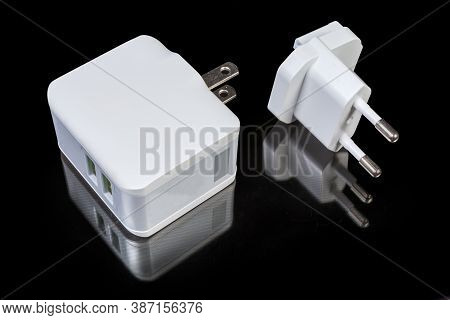 Ac Adapter For Mobile Equipment Batteries Charging With Two Output Usb Ports And Combined North Amer