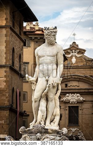 Fountain Of Neptune (roman Deity), By Bartolomeo Ammannati 1560-1565, Piazza Della Signoria, Florenc