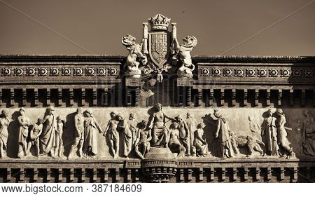 Arc de Triomf was built by architect Josep Vilaseca i Casanovas as the main access gate for the 1888 Barcelona World Fair
