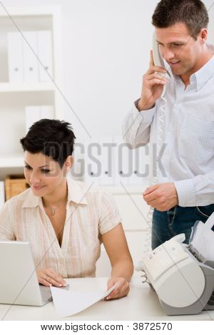 paar Büro zu Hause arbeiten