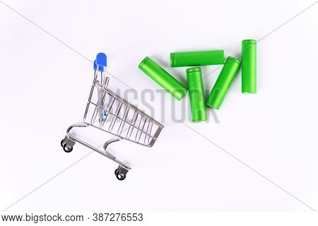 Li Ion 18650  Battery In The Shopping Cart.