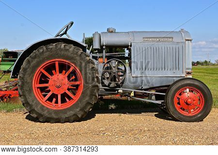 Huron, South Dakota, August 5, 2020 : The Gray Mccormick Deering Represents Tractors Which Became A 
