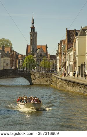 Bruges (brugge), Belgium. 5 May 2016. Canals Of Bruges (brugge).