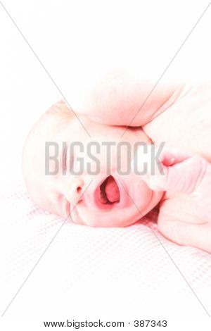 Новый родившийся ребенок