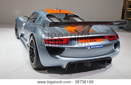 Genève - 8 marts: The Porsche 918 RSR udstillet på 81 International Motor Show Palexpo-Genève