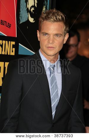 LOS ANGELES - 18 ott: Taylor Handley presso il 'Chasing Mavericks' - Los Angeles Premiere al Pacifico Th