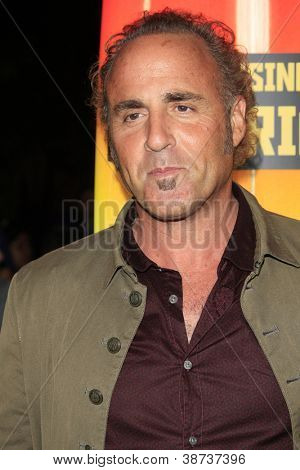 LOS ANGELES - 18 ott: Kario Salem presso il 'Chasing Mavericks' - Los Angeles Premiere al Pacifico Theat
