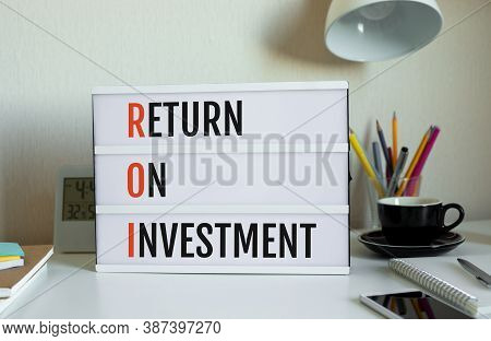Return On Investment Concepts.business Success.invester Plan.profit And Growth.stock Market Situatio