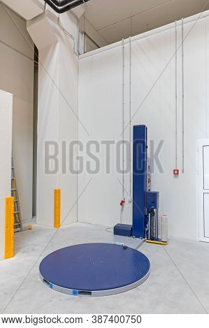 Robotic Shrink Wrap Foil Packing Machine In Warehouse