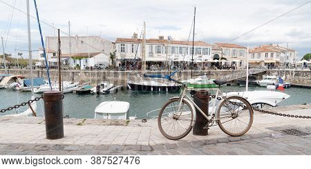 Saint Martin En Re - Ile De Re  Nouvelle Aquitaine / France - 05 04 2019 : Saint Martin Harbour With