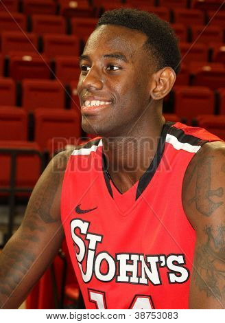 NEW YORK-ottobre 23: Red Storm s. Giovanni avanti Jakarr Sampson durante media day il 23 ottobre 2012 un