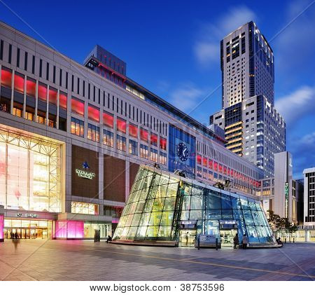 SAPPORO - 19 ottobre: Stazione di Sapporo 19 ottobre 2012 a Sapporo, JP. Il staiton ha il più alto b