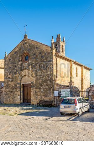 Monteriggioni,italy - September 4,2020 - View At The Santa Maria Church In Monteriggioni. Monteriggi
