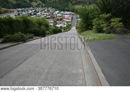The Steepest Residential Road In The World - Baldwin Street, Dunedin, South Island, New Zealand