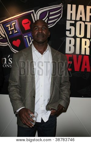 LOS ANGELES - okt 19: Evander Holyfield deltager 50 års fødselsdagsfest for Evander Holyfield på 