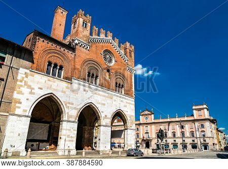 Palazzo Comunale, Also Called Palazzo Gotico On Piazza Cavalli In Piacenza, Italy