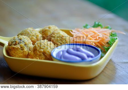 Potato Ball, Cheese Balls With Dip And Vegetable