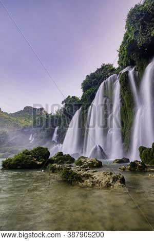 Ban Gioc - Detian Waterfall In Cao Bang, Vietnam