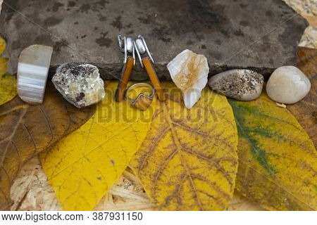 Jewelry And Natural Semi-precious Stones - Citrine, Yellow Quartz, Landscape Jasper, Agate, Septaria