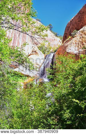Lower Calf Creek Falls Waterfall Colorful Views From The Hiking Trail Grand Staircase Escalante Nati