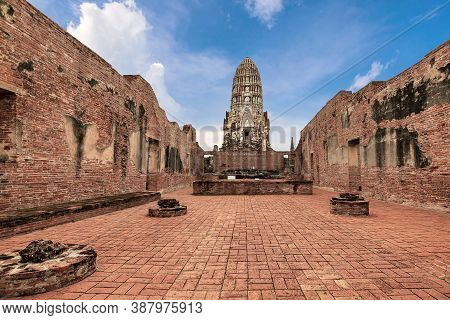 Wat Rachaburana In Ayutthaya Historical Park, Ayutthaya Province, Thailand. Unesco World Heritage