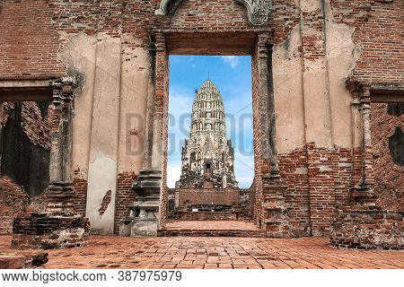 Wat Rachaburana In Ayutthaya Historical Park, Ayutthaya Province, Thailand. Unesco World Heritage