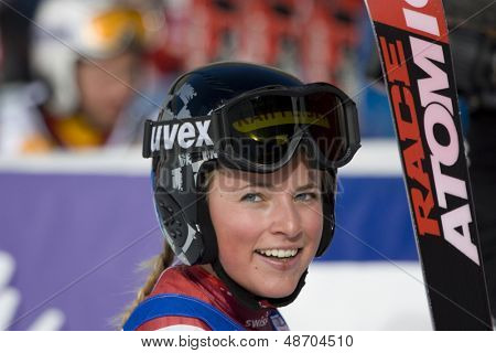 SOELDEN, AUSTRIA -OCT 25: Lary Gut SUI w wyścigu slalom gigant kobiet w Rettenbach G