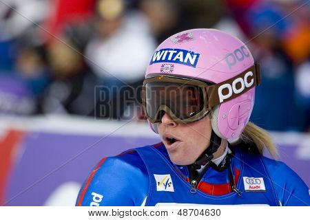 SOELDEN, AUSTRIA -OCT 25: GBR Alcott Chemmy w wyścigu slalom gigant kobiet w Rettenb