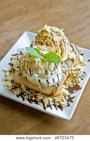 Ice cream toast