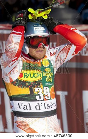 VAL D ' ISERE FRANKREICH. 12.12.2010. PALANDER Kalle FIN reagiert im Zielraum nach der zweiten Ausführung der