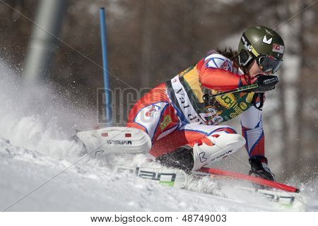 VAL D'ISERE RANSKAN. 2010/12/12. Pankin Ondrej CZE-iskujen valvonta portilla aikana FIS alppihiihdon 