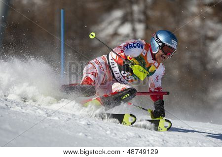 VAL D ' ISERE FRANKREICH. 12.12.2010. PALANDER Kalle FIN greift ein Kontrolle-Tor während der FIS alpine Ski