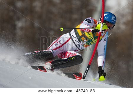 วิ D'ISERE ฝรั่งเศส 12-12-2010 RAICH Benjamin AUT โจมตีประตูควบคุมระหว่างสกีอัลไพน์ FIS