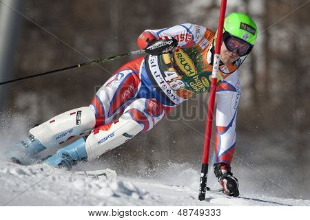 VAL D'ISERE FRANCJI. 12-12-2010. KRYZL Krystof CZE atakuje sterowania bramy w Narciarstwie alpejskim wysokoś