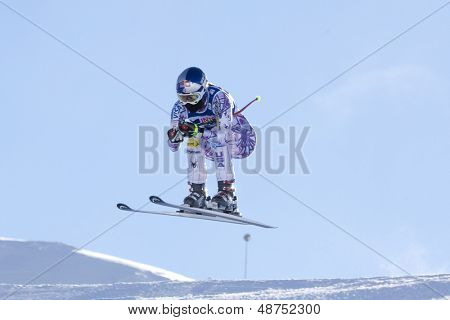VAL D'ISERE RANSKAN. 18-12-2010. Lindsey Vonn (USA) vie ilmaa aikana naisten syöksylaskukilpailu