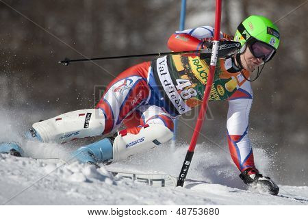 VAL D'ISERE FRANCJI. 12-12-2010. KRYZL Krystof CZE atakuje sterowania bramy w Narciarstwie alpejskim wysokoś