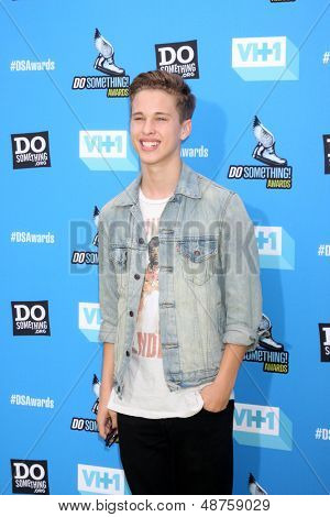 LOS ANGELES - 31 heinäkuu: Ryan Beatty saapuu 2013 tehdä jotain Awards klo Avalon 31. heinäkuuta