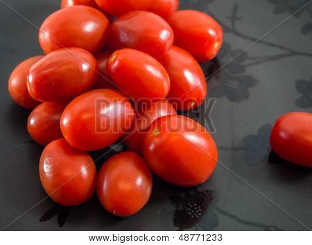 Plump Grape Tomatoes