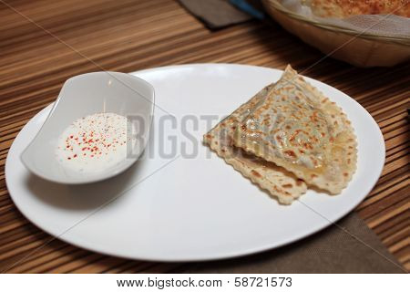 Qutab With Sauce